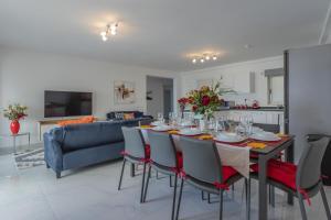 Posezení v ubytování Sliema Bedrooms with ensuite bathrooms