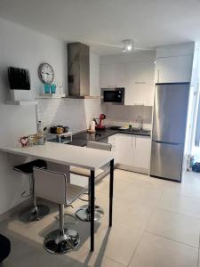 Kuchyňa alebo kuchynka v ubytovaní Casa Amor Costa Teguise