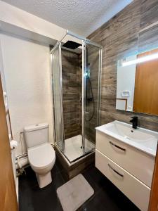 Fotografia z galérie ubytovania Grand duplex 84m2 pied des pistes 10 personnes v destinácii Les Deux Alpes + 3 fotografie