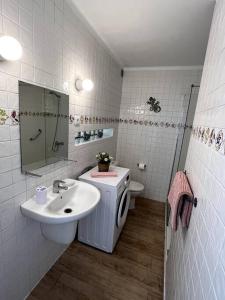 Kúpeľňa v ubytovaní Casa Perdy, beautiful 1 bedroom apartment with communal pool