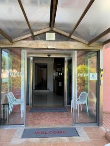 Η πρόσοψη ή η είσοδος του Perea Hotel 