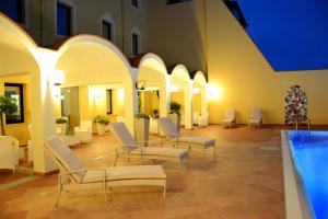 Bazén v ubytování Hotel Orri nebo v jeho okolí