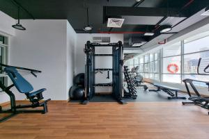 Fitness centrum a/nebo fitness zařízení v ubytování ALH Vacay - Desirable Brand New 1 Bedroom