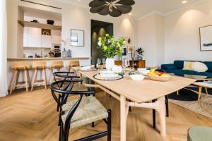 Posedenie v ubytovaní HYGGE KEYWEEK Apt 2 bedrooms with parking in Biarritz city center