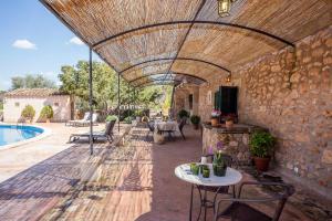Bazén v ubytovaní Finca Cas Contador Mallorca alebo v jeho blízkosti