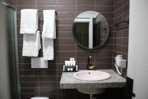Koupelna v ubytování Dark Boutique Hotel