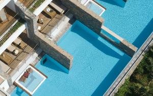 Bazén v ubytování Elounda Peninsula Luxury Resort, Six Senses Spa nebo v jeho okolí