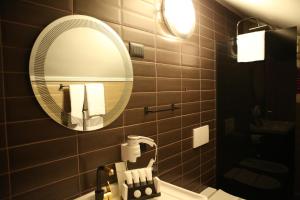 Koupelna v ubytování Dark Boutique Hotel