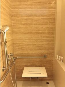 Kamar mandi di Hotel Indigo Hong Kong Island by IHG