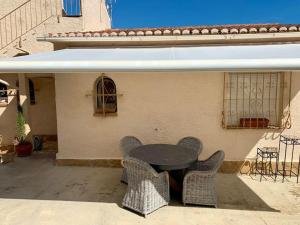 Fotografia z galérie ubytovania 2 Bedroom Villa in Benissa! v destinácii Benissa