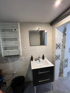 A bathroom at Studio indépendant