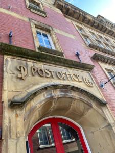 The Old Post Office Warrington by Deuce Hotels的门面或入口