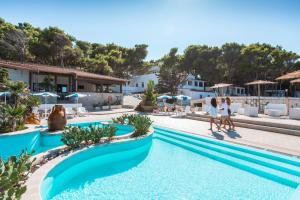 a view of the pool at the resort at Sfinal Residence in Peschici