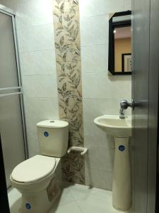 Hotel Ecosuite Quibdó的一间浴室