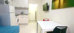 巴特亚姆Beachfront Studio Apartment Bat Yam 412的相册照片
