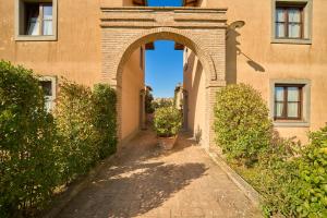 A garden outside Il Poggio