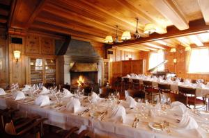 Restoran või mõni muu söögikoht majutusasutuses Historisches Alpinhotel Grimsel Hospiz