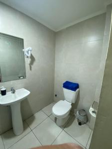 A bathroom at Intimo Hotel Los Heroes