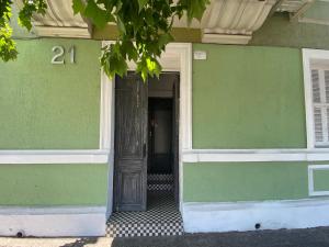 The facade or entrance of Intimo Hotel Los Heroes