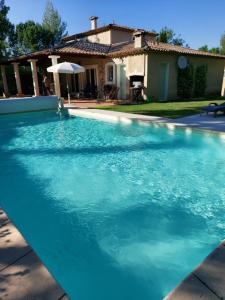 Bazén v ubytovaní Fayence Villa with private pool alebo v jeho blízkosti