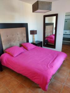 Posteľ alebo postele v izbe v ubytovaní Fayence Villa with private pool