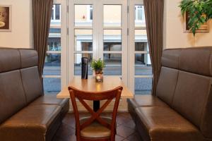 Posezení v ubytování Skråvej Bed & Breakfast