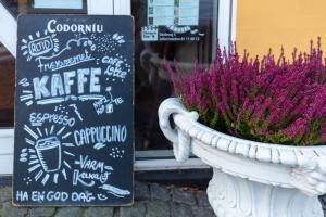 Certifikát, hodnocení, plakát nebo jiný dokument vystavený v ubytování Skråvej Bed & Breakfast