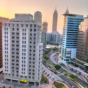 Nespecifikovaný výhled na destinaci Dubaj nebo výhled na město při pohledu z apartmánu