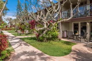Κήπος έξω από το The Mauian Hotel