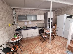 Kuchyňa alebo kuchynka v ubytovaní Brily home