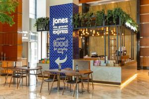 A restaurant or other place to eat at Radisson Blu Hotel, Dubai Media City