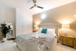 Voodi või voodid majutusasutuse Oceanfront Arafura Abode with Stunning Views toas