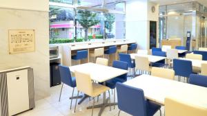 Toyoko Inn Tokyo Keio-sen Higashi-fuchu-eki Kita-guchi 레스토랑 또는 맛집