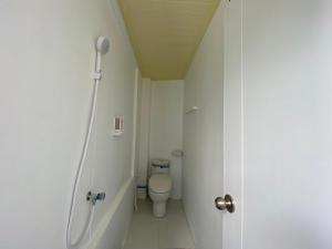 Ένα μπάνιο στο Blue Flow Hostel