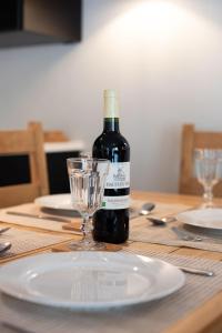Nápoje v ubytovaní Apartment Fermes du Montenvers B2- Alpes Travel - Central Chamonix (sleeps 4-5)