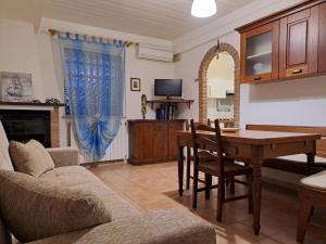 A kitchen or kitchenette at Casa versilia