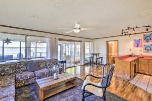 Seating area sa Lakefront Azle Home with Private Beach and Dock!