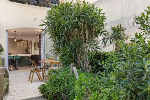 Vonkajšia záhrada v ubytovaní Cap d'Agde Studio - Port
