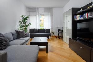 Posezení v ubytování Stylish condo garibaldi sempione 85m2 - self check-in