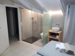 Koupelna v ubytování Andromeda Villa