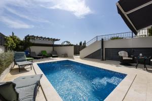 Gallery image of Villa Azzuro with jacuzzi and pool in Sveti Filip i Jakov