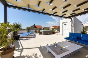 Gallery image of Villa Azzuro with jacuzzi and pool in Sveti Filip i Jakov +93 photos