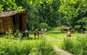 Jardín al aire libre en Slaapwagen Escape