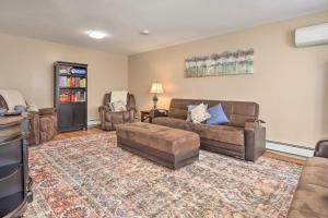 SwanseaTranquil Swansea Retreat with Fire Pit and Grill!的相册照片