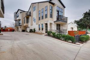 an empty driveway in front of a house at Fam Friendly 5 Bed Home Blocks To Pearl/Riverwalk! in San Antonio