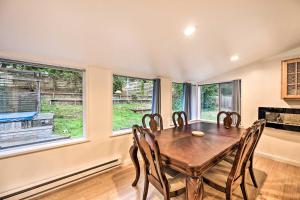 Gallery image of Cozy Redmond Retreat Spacious Deck and Yard! in Redmond