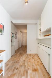 A kitchen or kitchenette at Pao Apartment - Navigatori