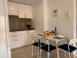 Kuchyňa alebo kuchynka v ubytovaní El Olivo House B + 34 fotografií