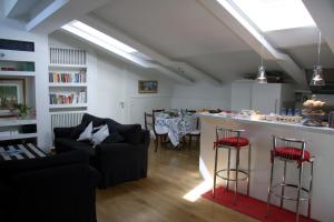 A seating area at B&B al 19