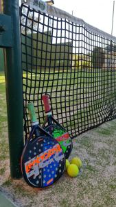 Tenis a/nebo squash v ubytování Mirador Al Mar nebo okolí